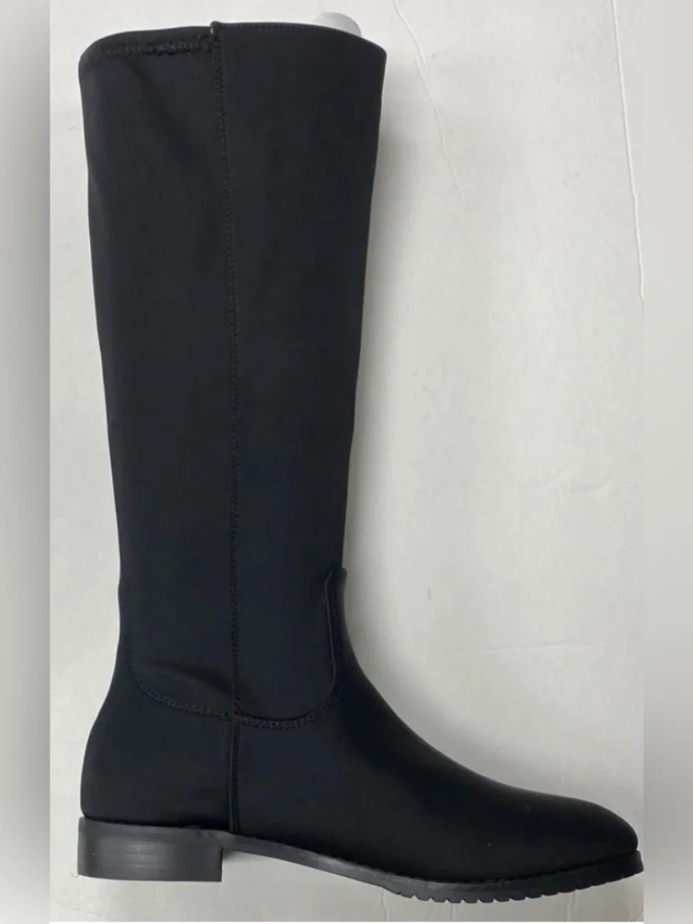 Henry Ferrera elegant black